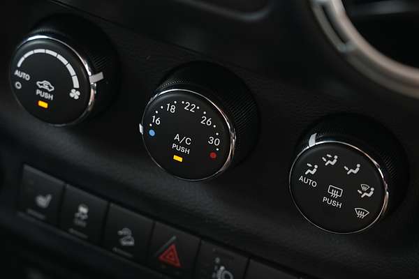 2017 Jeep Wrangler Overland JK