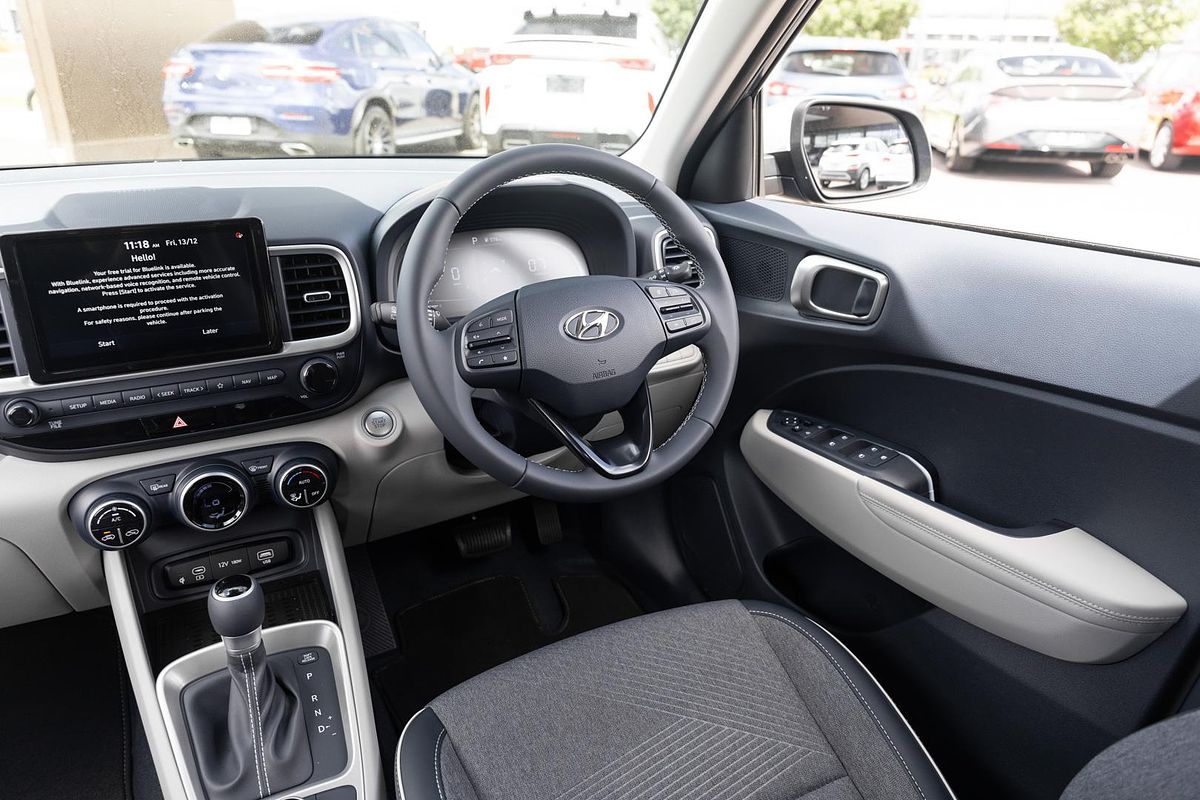 2025 Hyundai Venue Elite QX.V5