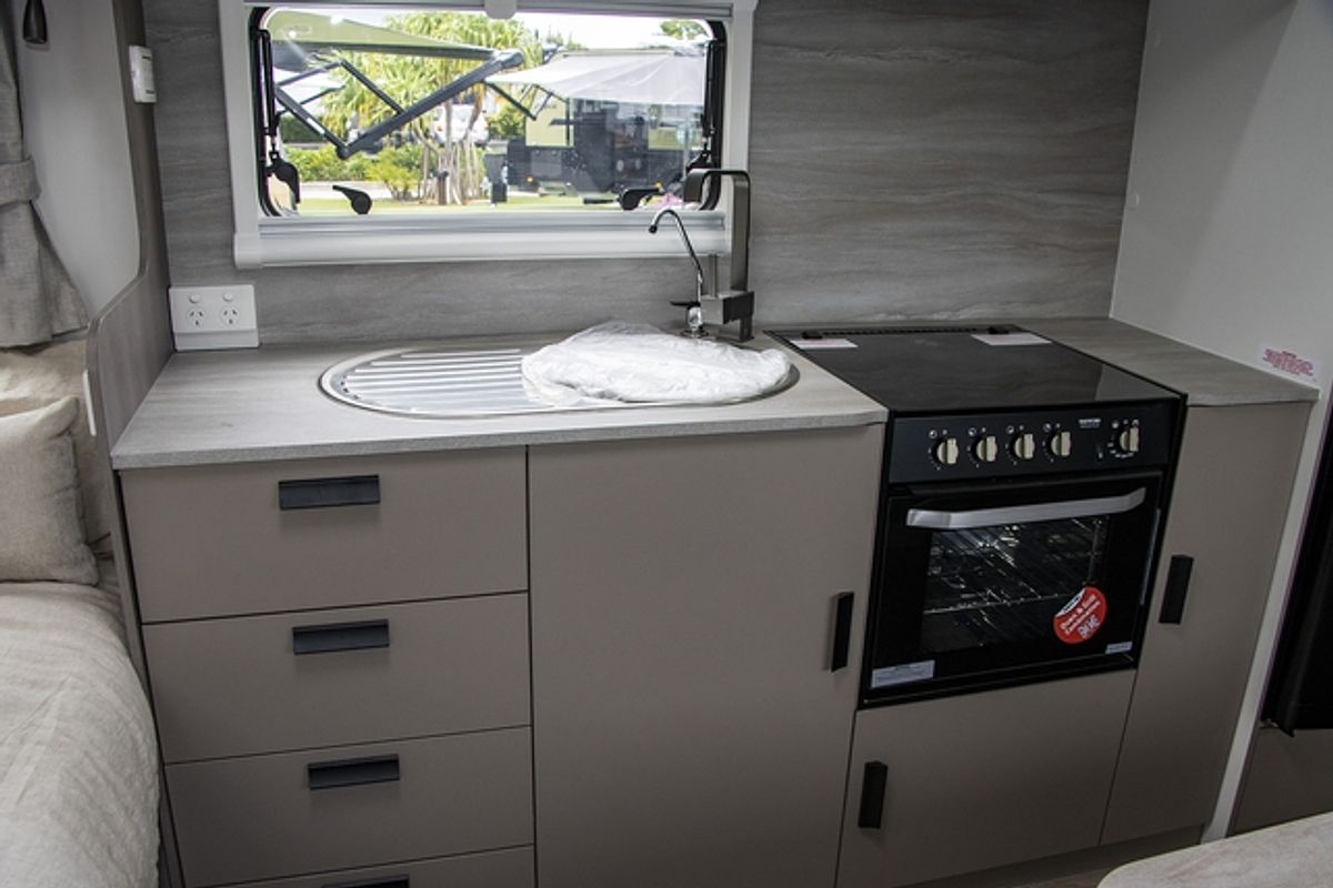 2025 Jayco JOURNEY CARAVAN 23.72-2.OB.JY-MY24