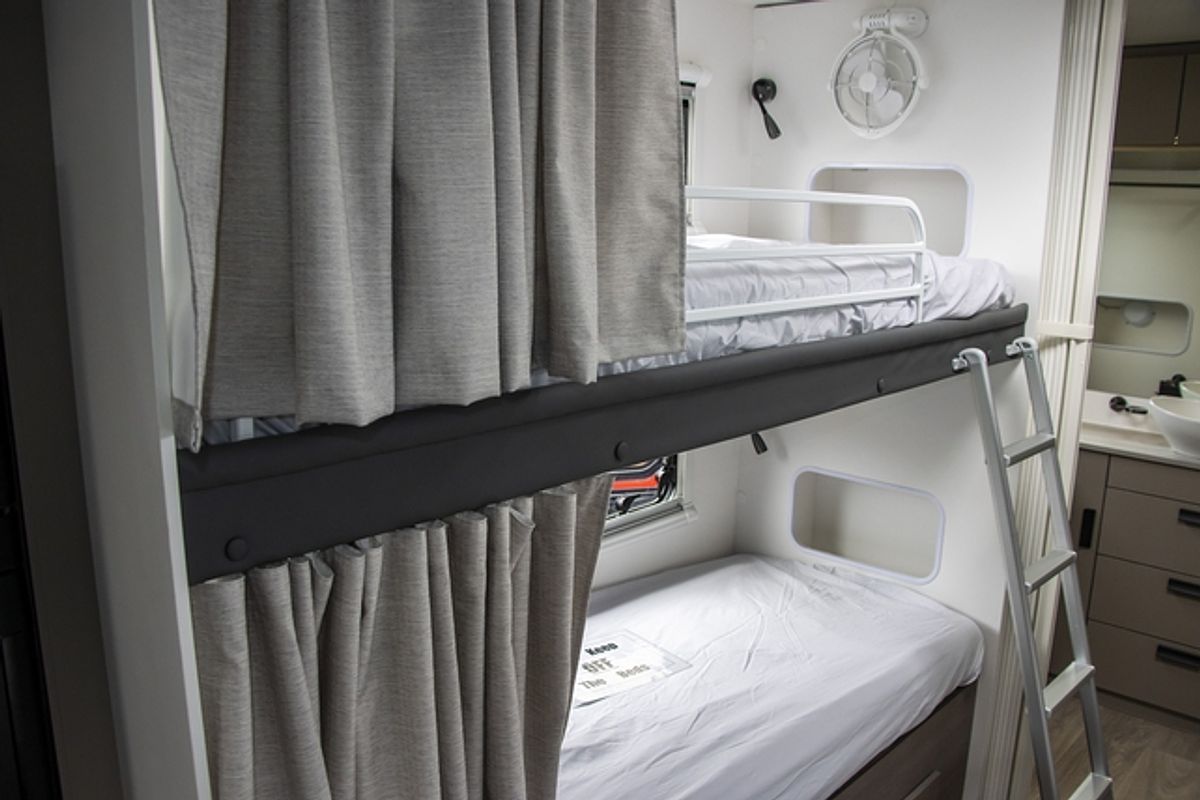 2025 Jayco JOURNEY CARAVAN 23.72-2.OB.JY-MY24