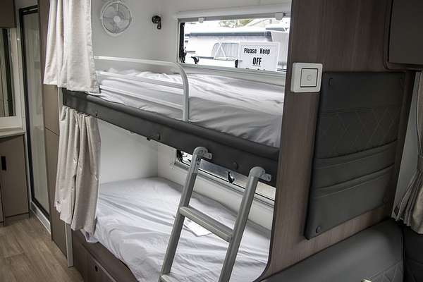 2025 Jayco JOURNEY CARAVAN 23.72-2.OB.JY-MY24