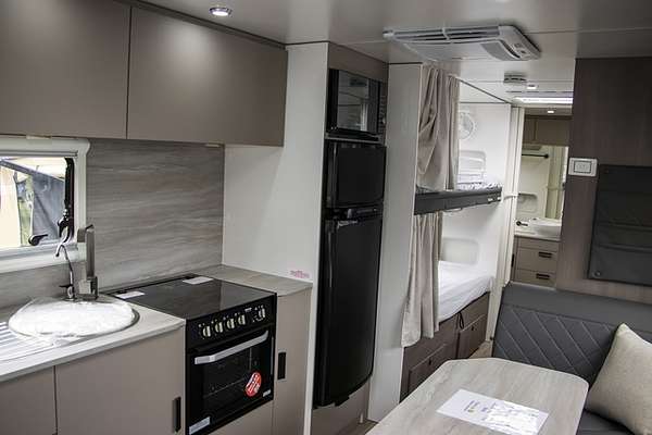 2025 Jayco JOURNEY CARAVAN 23.72-2.OB.JY-MY24