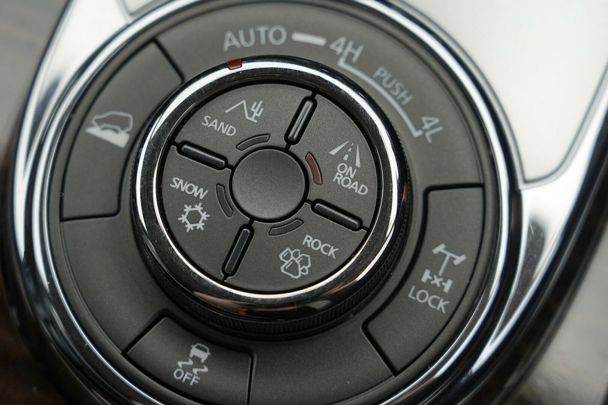 2023 Nissan Patrol Ti-L Y62