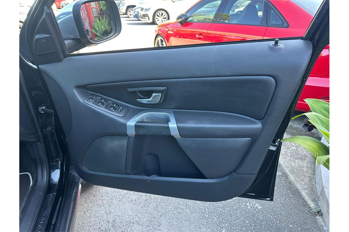 2011 Volvo XC90 R-Design