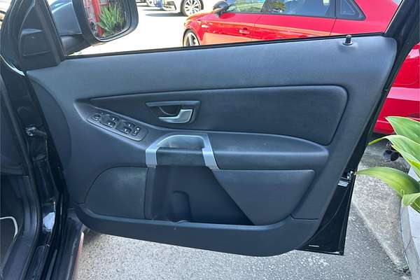 2011 Volvo XC90 R-Design