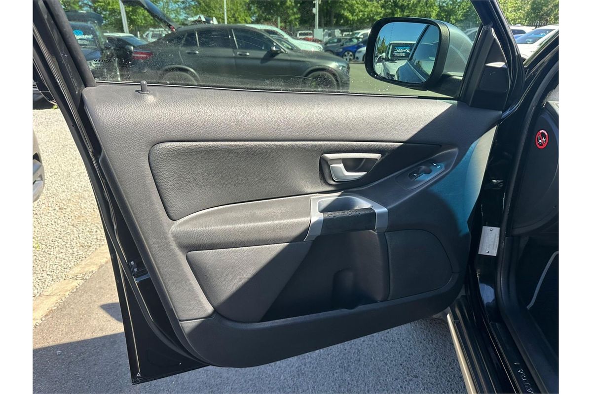 2011 Volvo XC90 R-Design