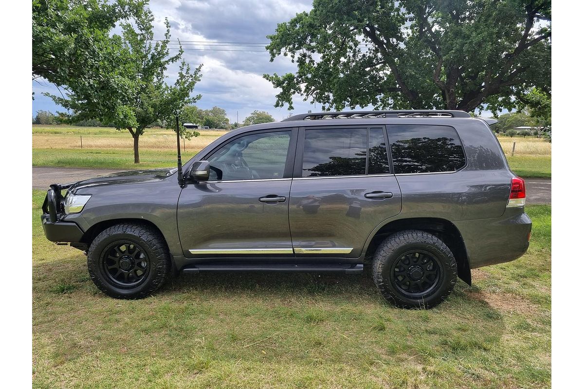 2018 Toyota Landcruiser Sahara VDJ200R