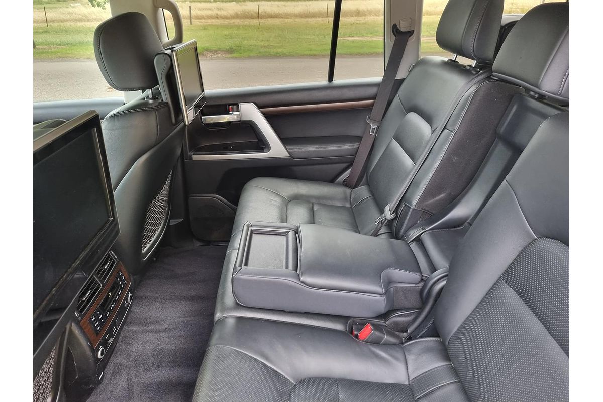 2018 Toyota Landcruiser Sahara VDJ200R