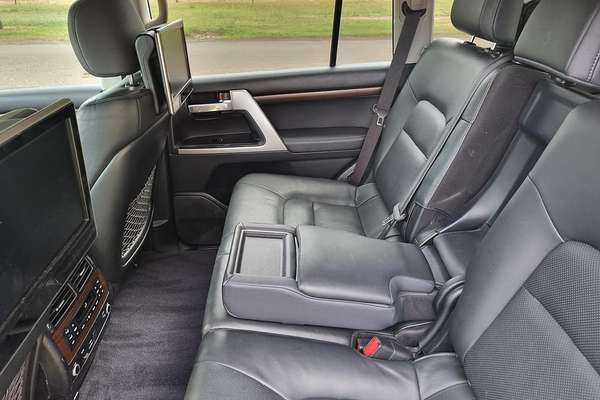 2018 Toyota Landcruiser Sahara VDJ200R