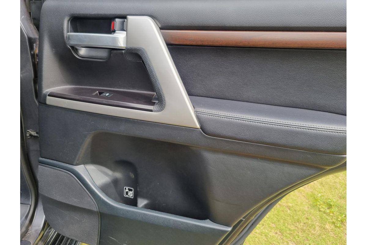 2018 Toyota Landcruiser Sahara VDJ200R