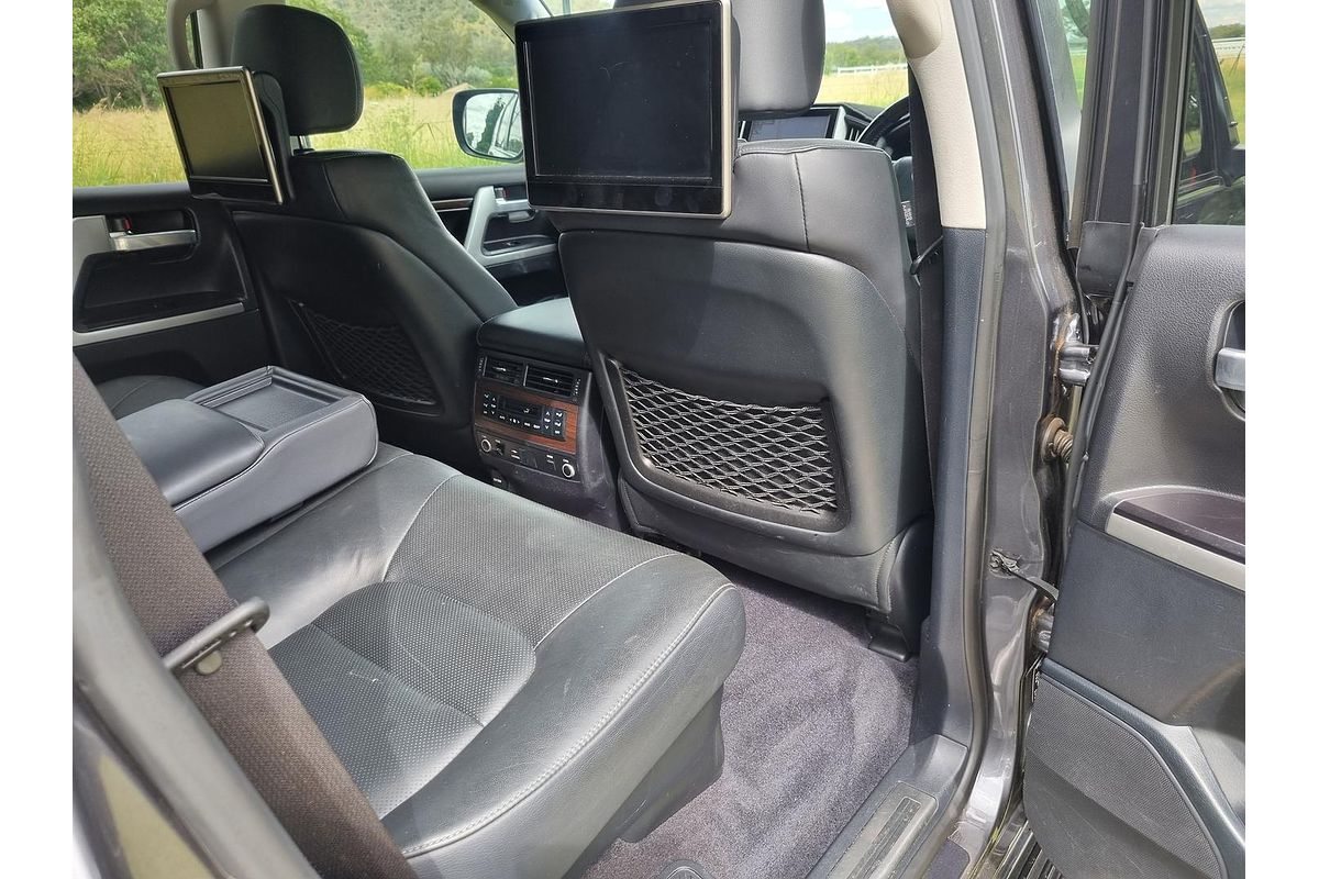 2018 Toyota Landcruiser Sahara VDJ200R