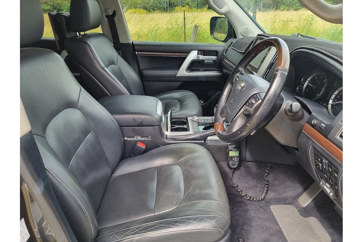 2018 Toyota Landcruiser Sahara VDJ200R