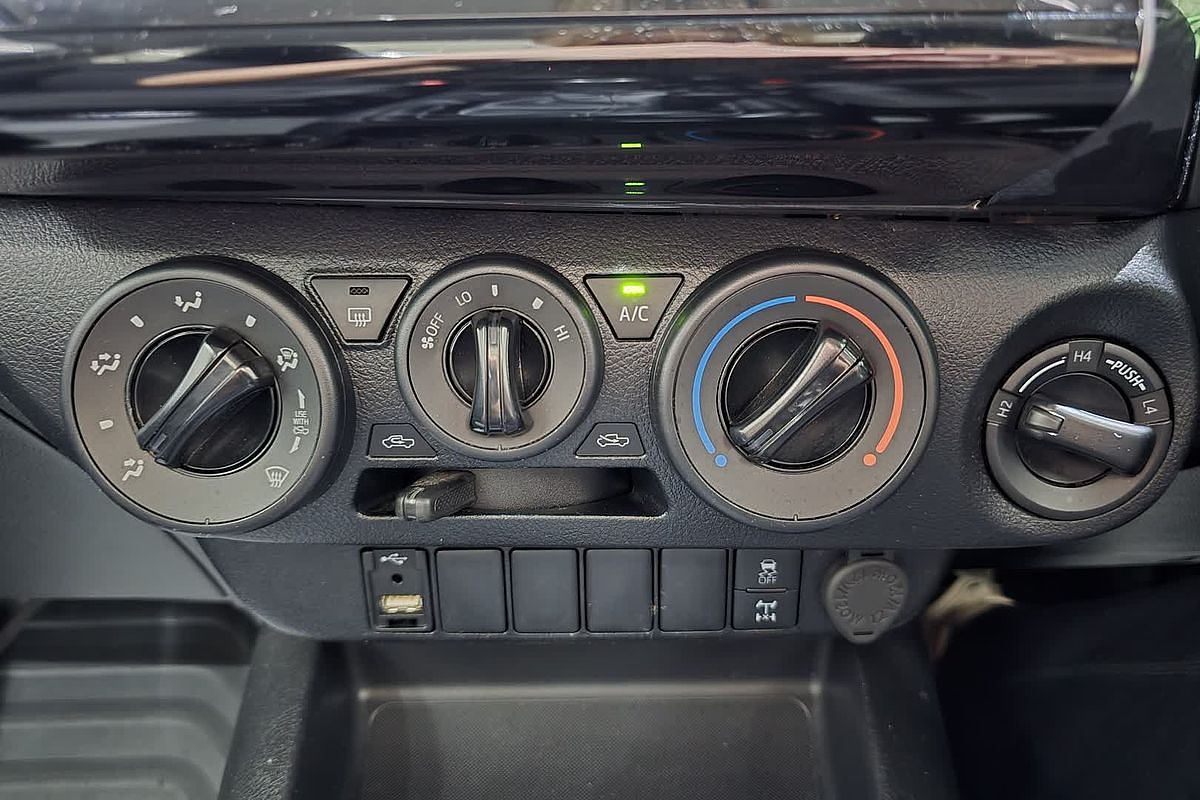 2021 Toyota Hilux SR GUN126R 4X4