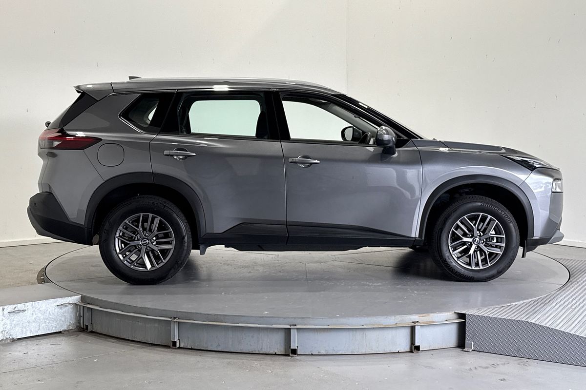 2024 Nissan X-TRAIL ST T33