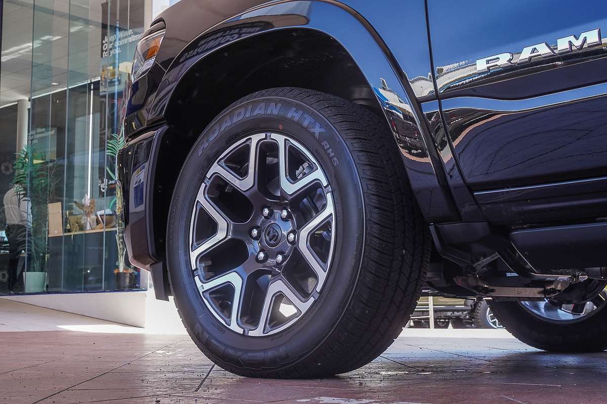 2025 RAM 1500 Laramie Sport Hurricane SO RamBox DT 4X4 SWB