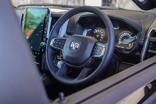 2025 RAM 1500 Laramie Sport Hurricane SO RamBox DT 4X4 SWB