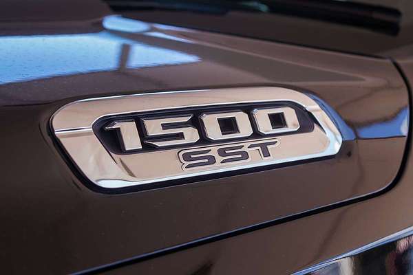 2025 RAM 1500 Laramie Sport Hurricane SO RamBox DT 4X4 SWB