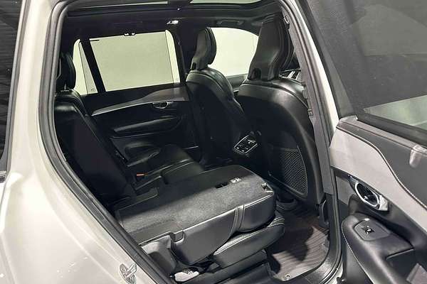 2022 Volvo XC90 B6 R-Design