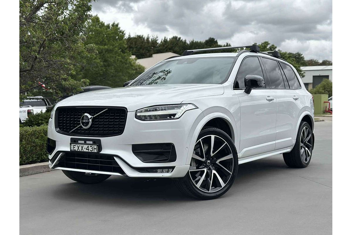 2022 Volvo XC90 B6 R-Design