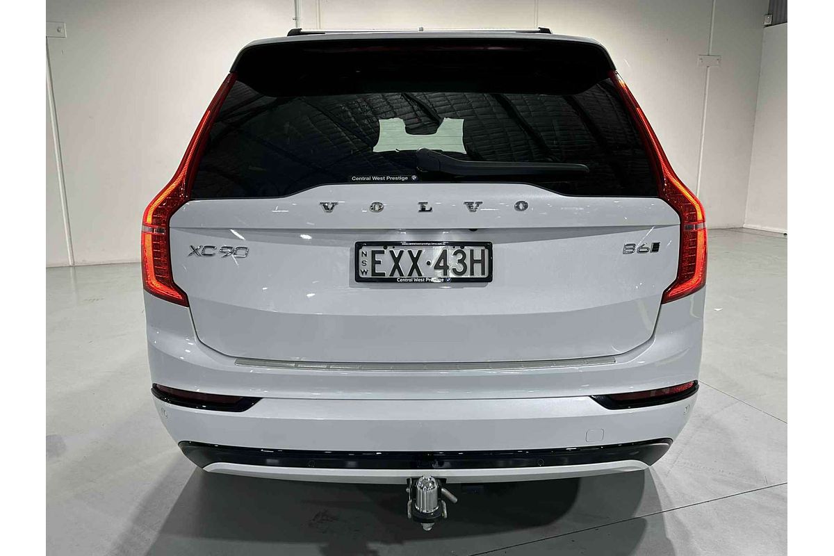 2022 Volvo XC90 B6 R-Design