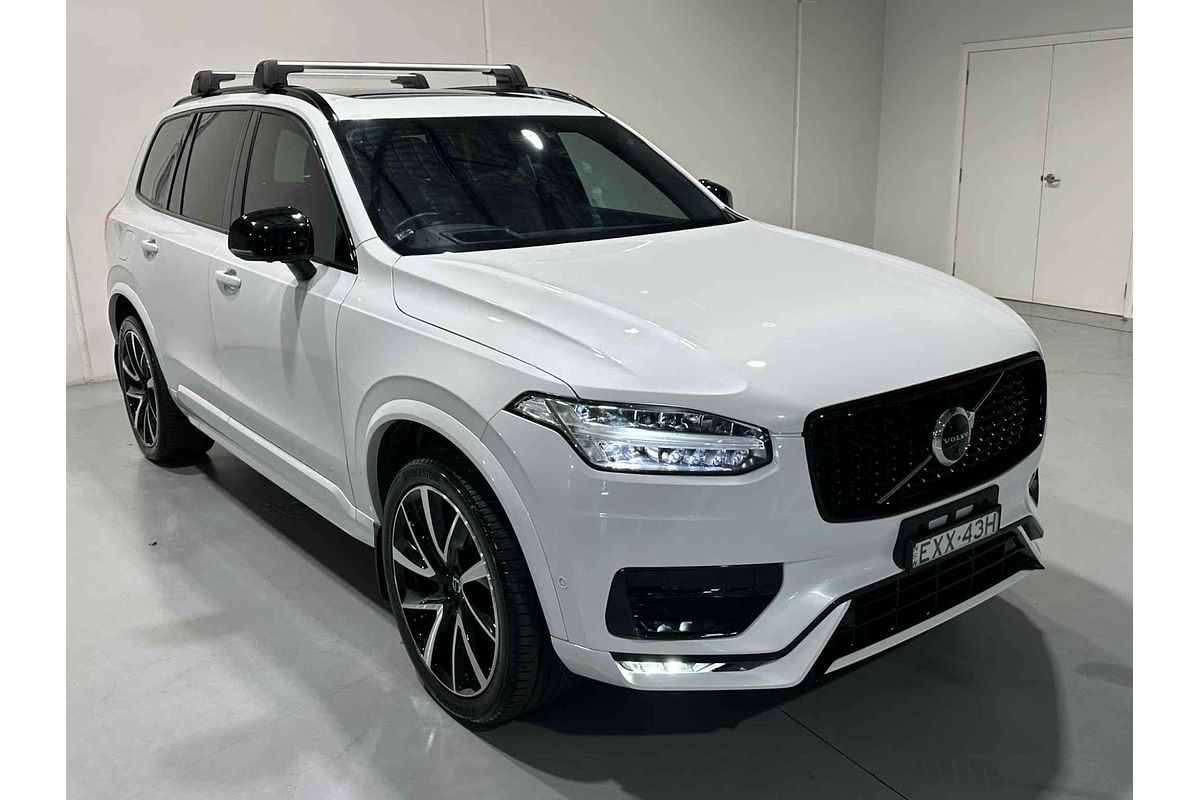 2022 Volvo XC90 B6 R-Design