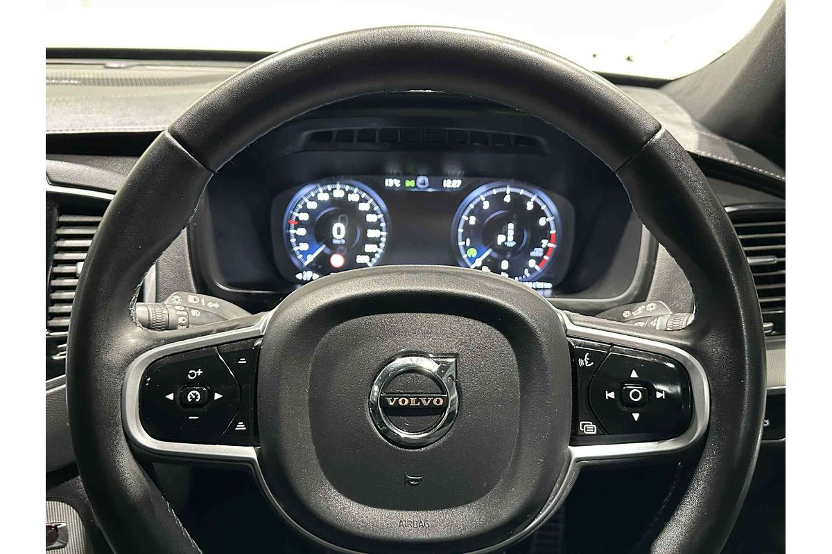 2022 Volvo XC90 B6 R-Design