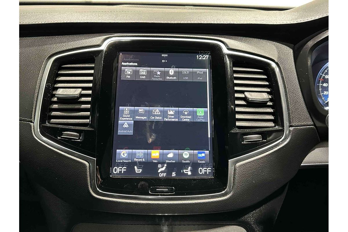 2022 Volvo XC90 B6 R-Design