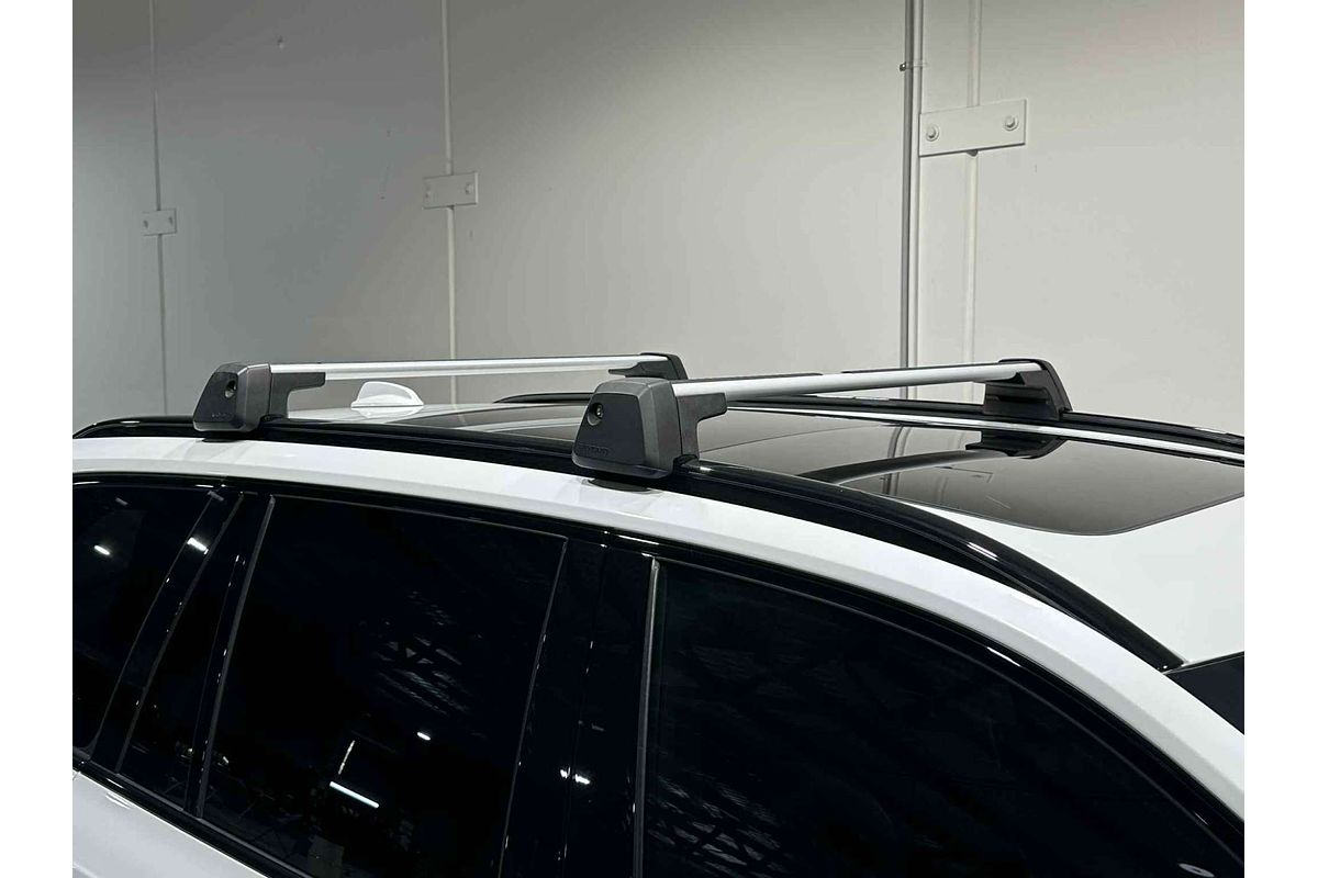 2022 Volvo XC90 B6 R-Design