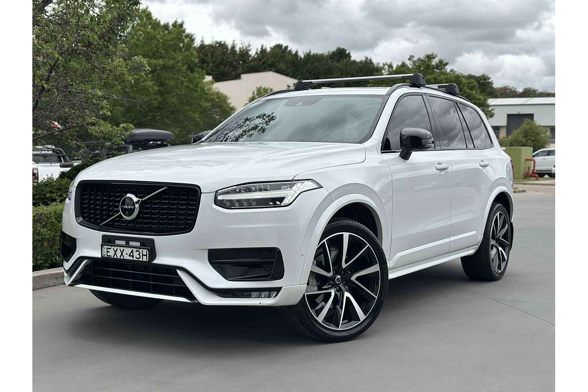 2022 Volvo XC90 B6 R-Design