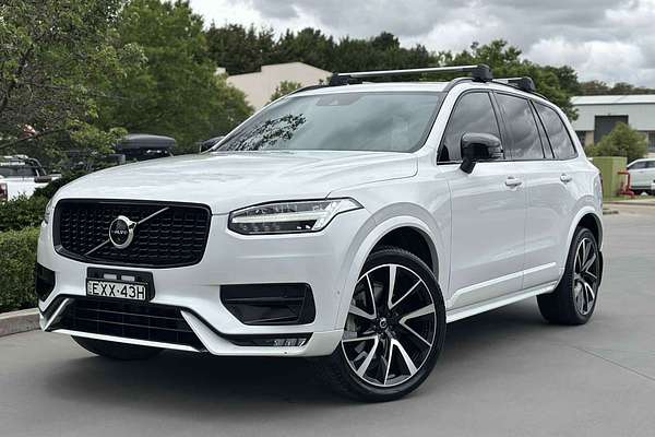 2022 Volvo XC90 B6 R-Design