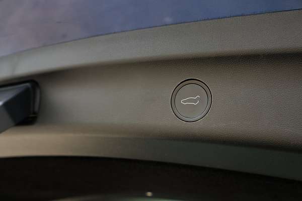 2023 Tesla Model Y Rear-Wheel Drive