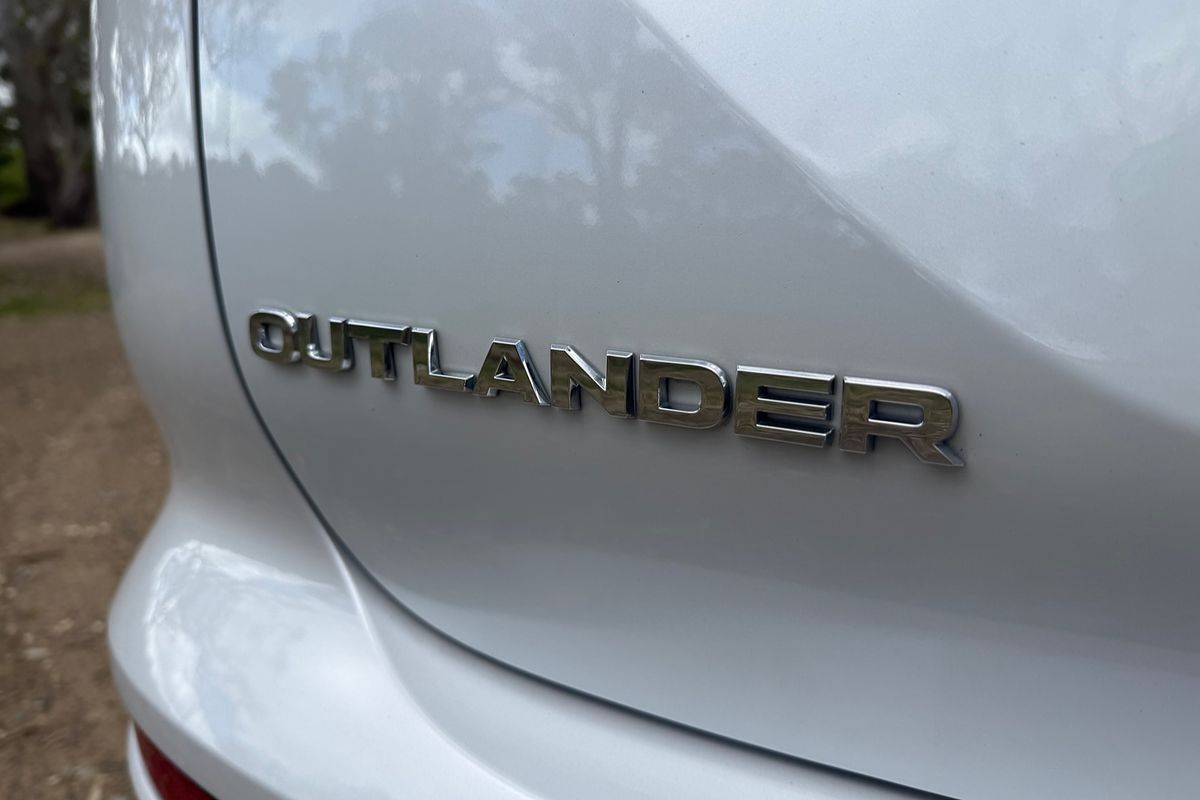 2021 Mitsubishi Outlander LS ZL