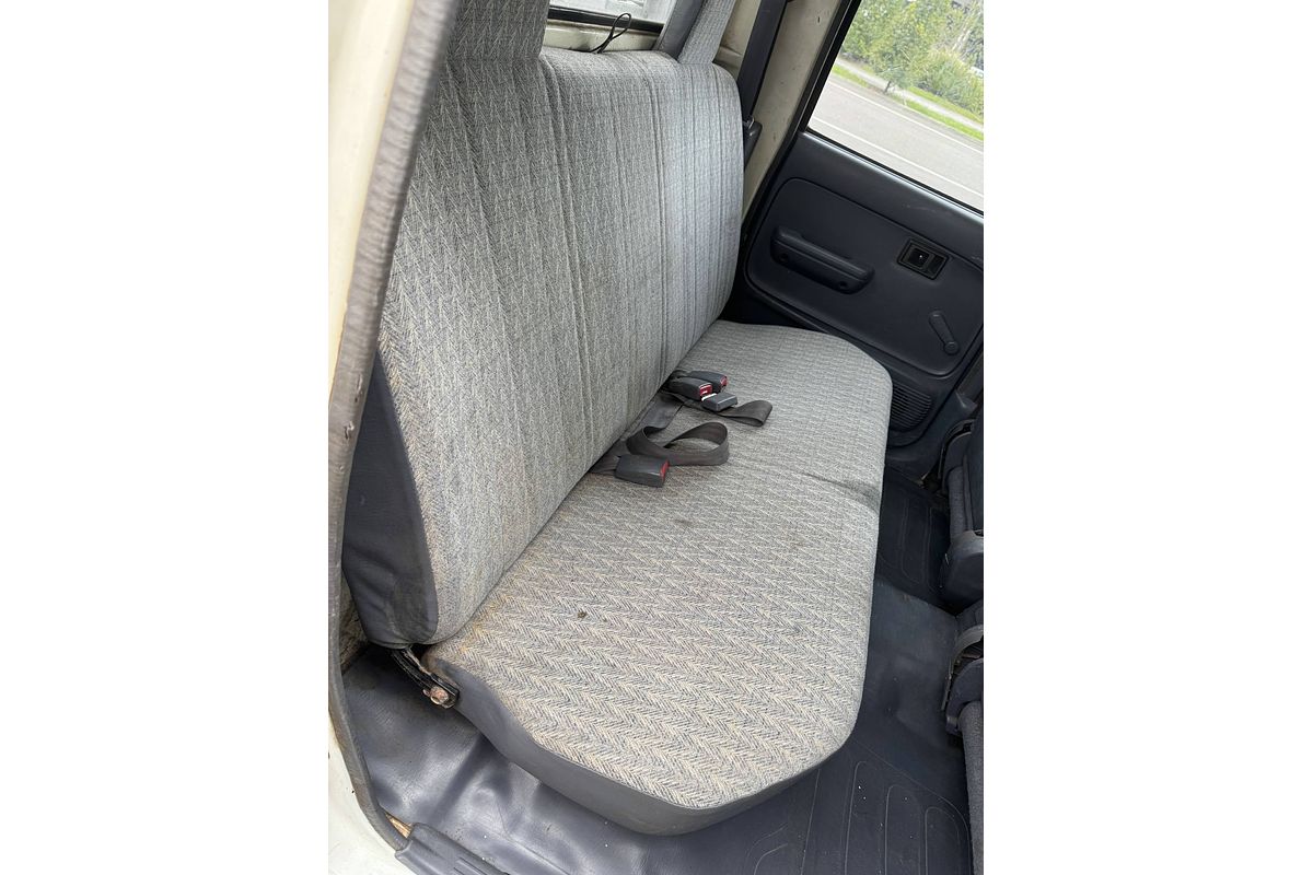 2004 Toyota Hilux DUAL CAB