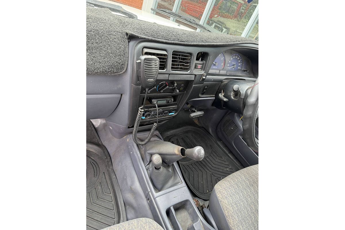 2004 Toyota Hilux DUAL CAB