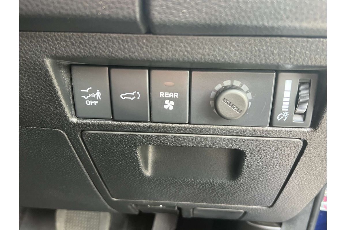 2024 Isuzu MU-X LS-T