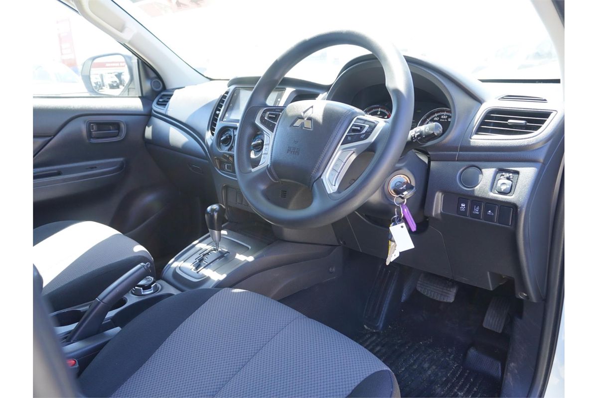 2023 Mitsubishi Triton GLX MR 4X4