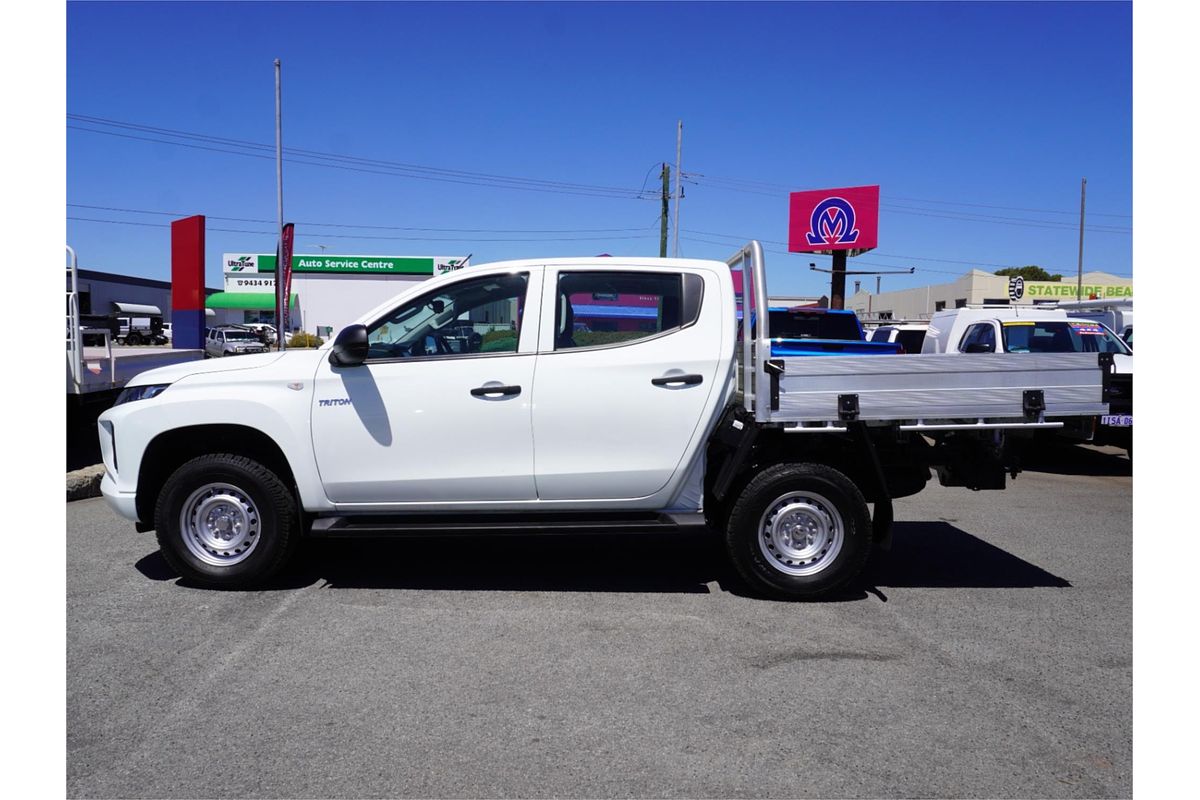 2023 Mitsubishi Triton GLX MR 4X4