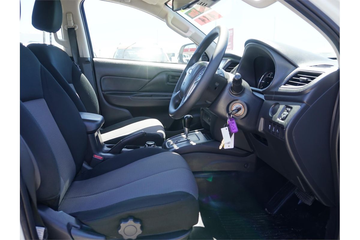 2023 Mitsubishi Triton GLX MR 4X4