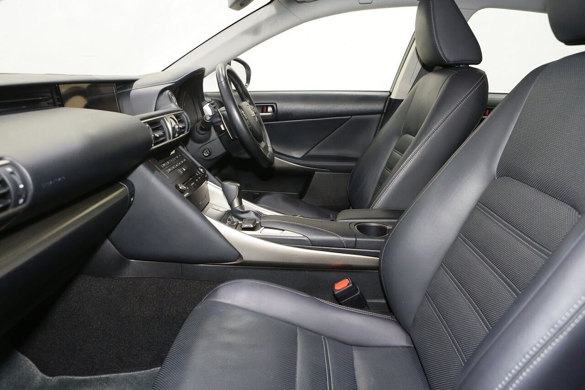 2019 Lexus IS IS300 Luxury ASE30R