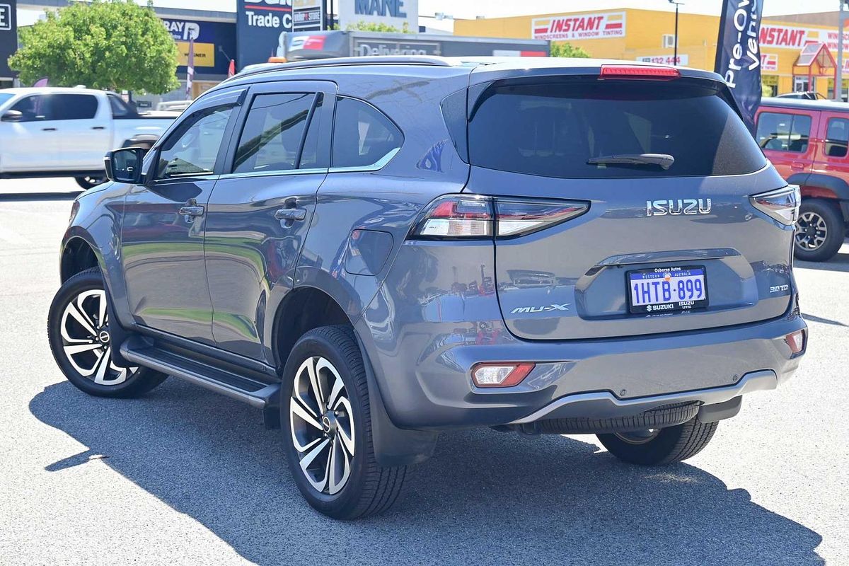 2022 Isuzu MU-X LS-T