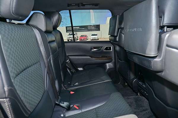 2022 Toyota Landcruiser Sahara FJA300R