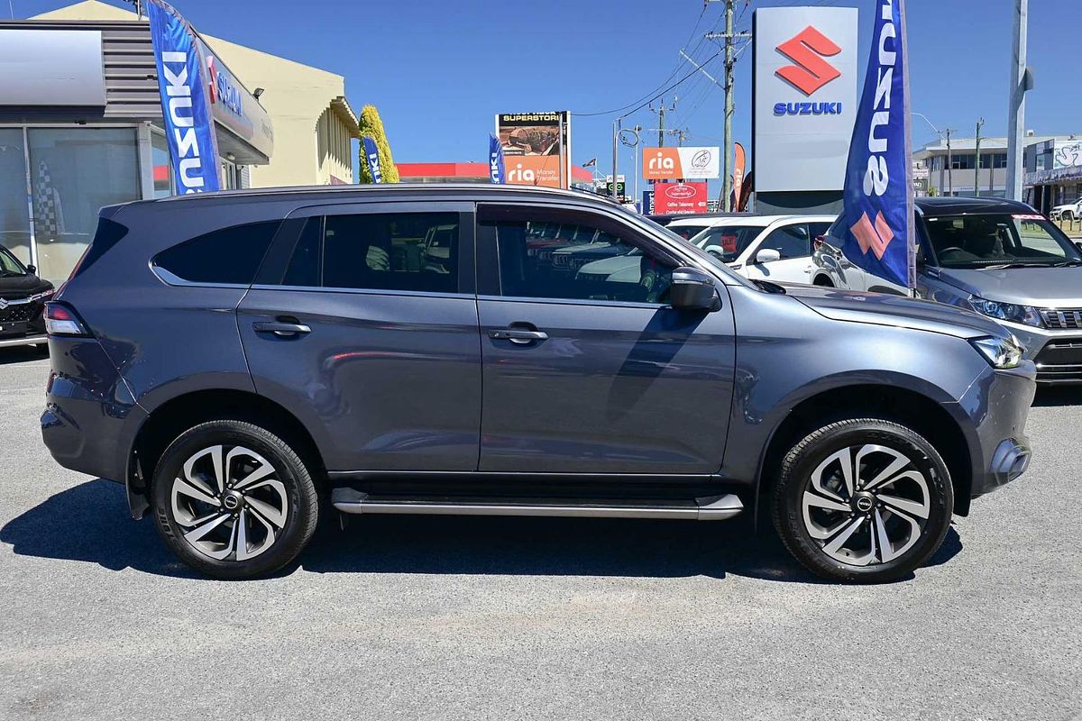 2022 Isuzu MU-X LS-T