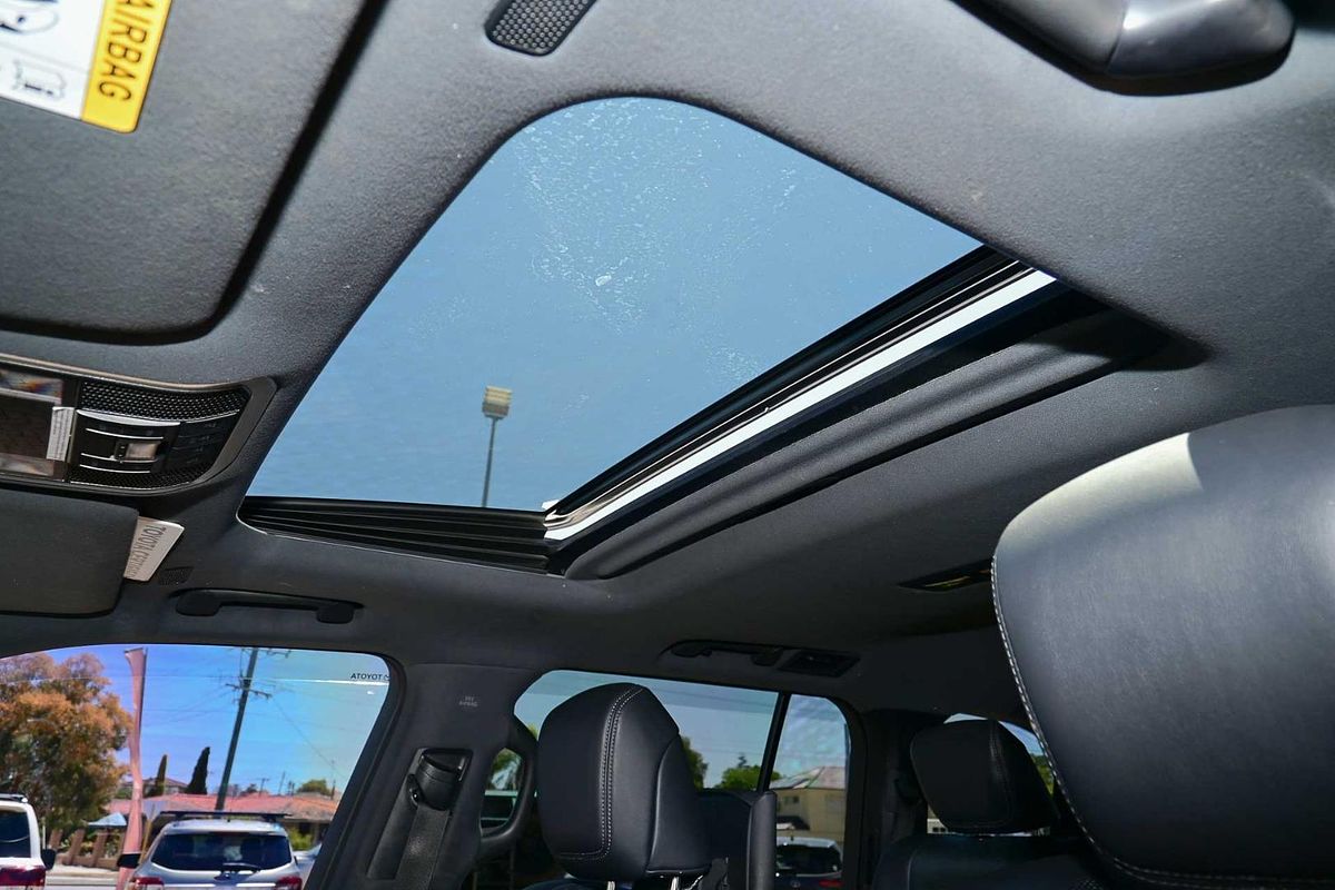 2022 Toyota Landcruiser Sahara FJA300R