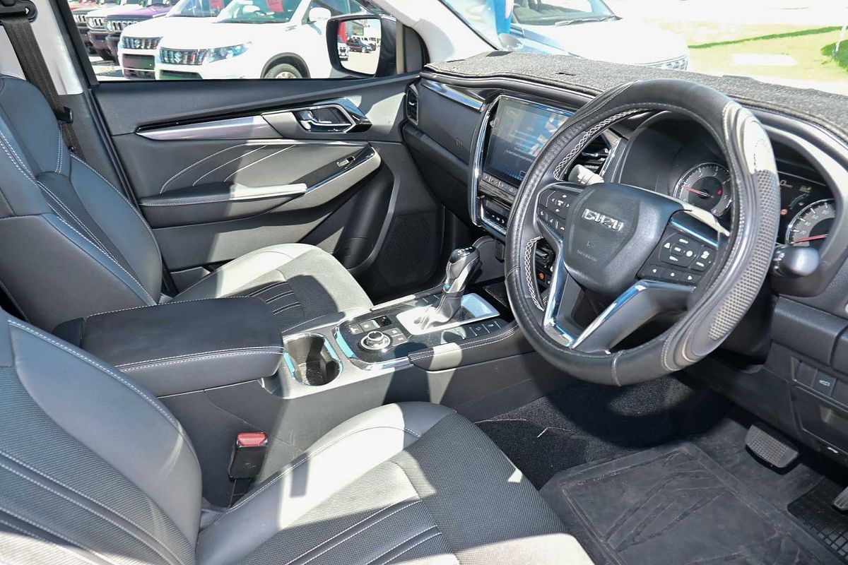 2022 Isuzu MU-X LS-T