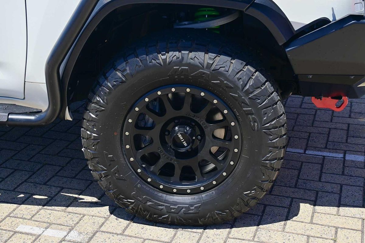 2022 Toyota Landcruiser Sahara FJA300R