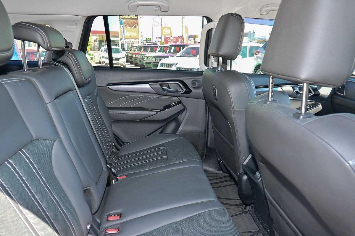 2022 Isuzu MU-X LS-T