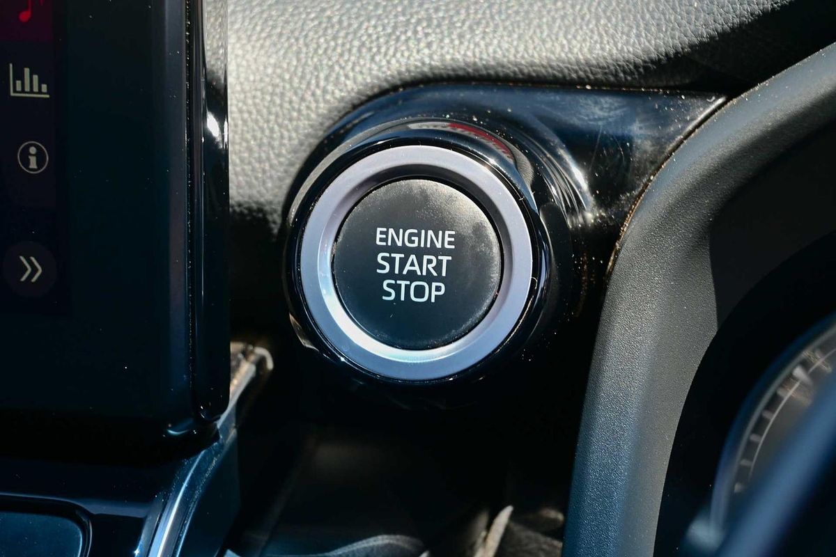 2022 Toyota Landcruiser Sahara FJA300R