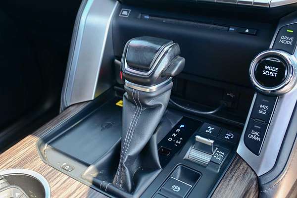 2022 Toyota Landcruiser Sahara FJA300R