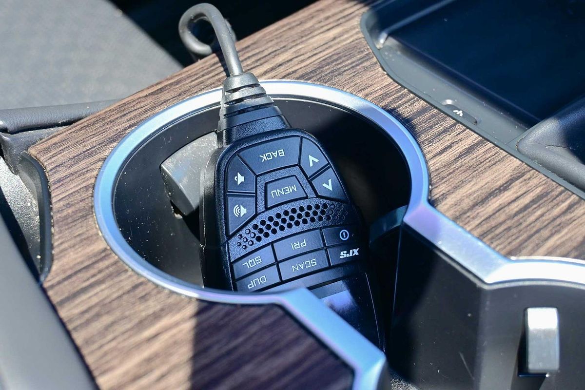 2022 Toyota Landcruiser Sahara FJA300R