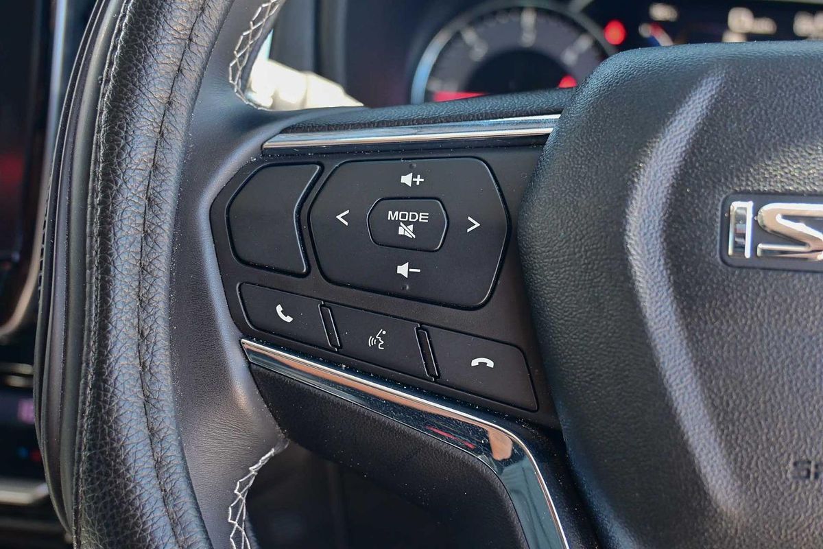 2022 Isuzu MU-X LS-T